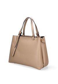 Borsa a mano in pelle beige con due manici corti, forma strutturata e superficie testurizzata. Presenta dettagli in metallo dorato e una chiusura con zip.
