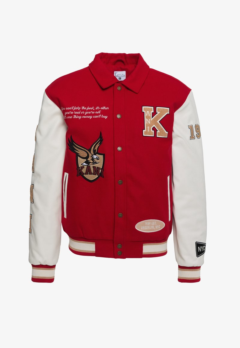 Veste varsity rouge avec manches blanches, accents brodés et boutons-pression. Comprend du texte, un motif d'oiseau et des poignets et un ourlet côtelés.