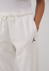 Jordan PANT - Trainingsbroek - sail/black