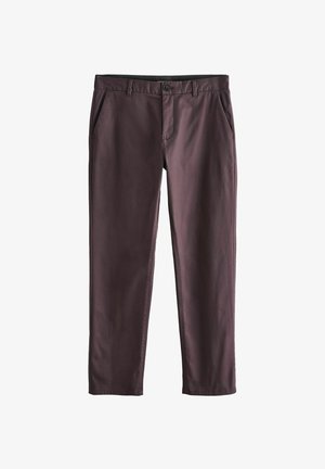 Dunkelburgunderfarbene Chinos mit glatter Textur, ausgestattet mit einem Knopfverschluss, zwei Vordertaschen und einem geraden Bein-Design.