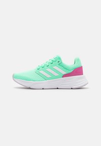 Unselected, pulse mint/footwear white/lucid fuchsia