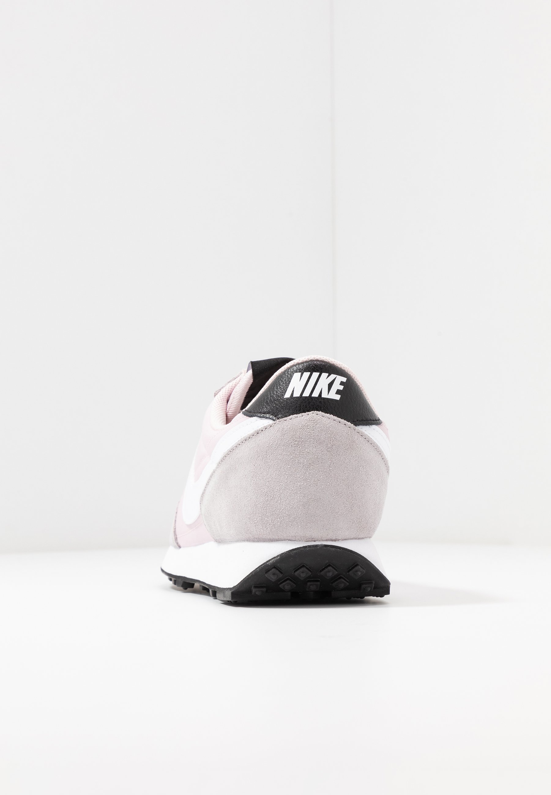 Nike Sportswear DAYBREAK Baskets basses barely rose Nike Sportswear DAYBREAK Baskets basses barely rose