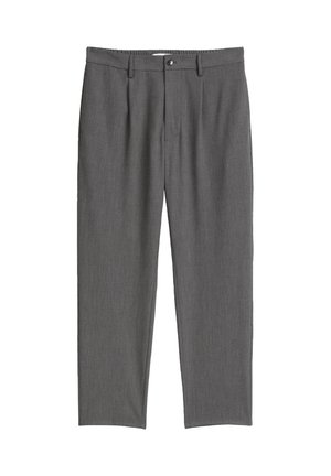 Grijze gestructureerde broek met een geplooide voorkant, een enkele knoopsluiting en een klassieke pasvorm die taperend is bij de enkels.