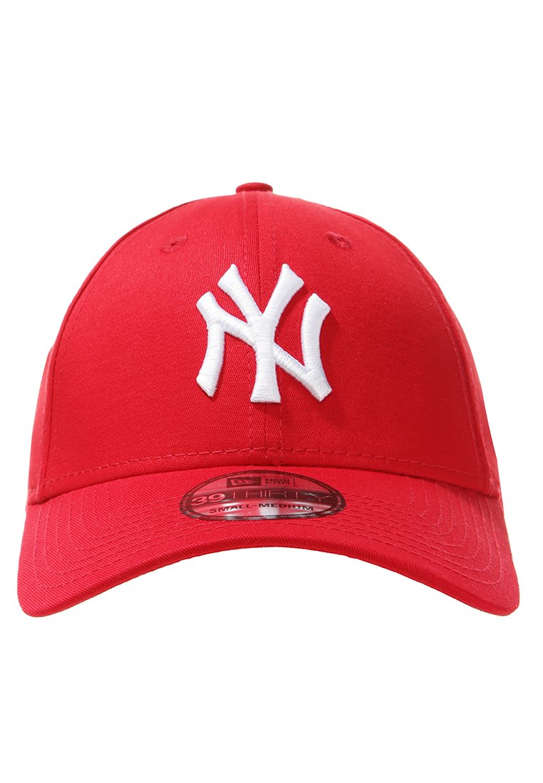 red yankees cap