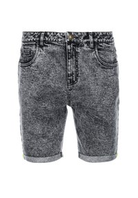 Grijze denim shorts met een vervaagde look, vijf zakken, een opgerolde zoom en een klein groen accentdetail bij de tailleband.