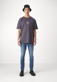 Only & Sons ONSLOOM SLIM ONE - Blugi slim fit - medium blue denim
