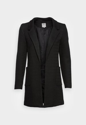 Crni dugi sako sa strukturiranim dizajnom, koji ima rever kragna, prednje džepove sa preklopom i glatku unutrašnju podlogu. Teksturirana tkanina.