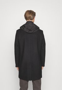Antony Morato COAT RUPERT REGULAR FIT WITH PADDED TECHNO FABRIC AS CONTRAST - Cappotto corto - black