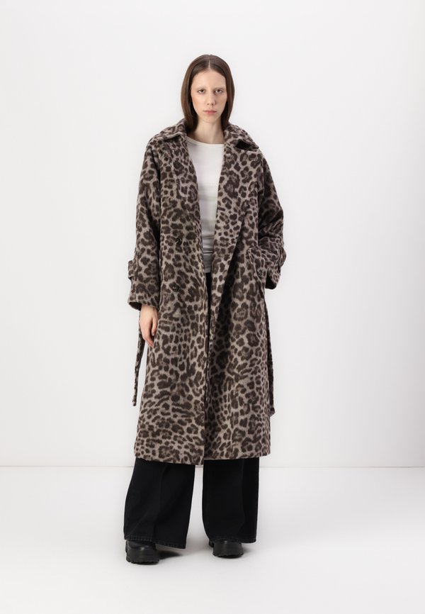 BELT COAT BUTTONS - Classic coat2