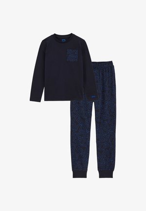 Ensemble de pyjama marine comprenant un haut à manches longues et un pantalon à taille élastique. Le haut dispose d'une poche assortie ; le pantalon présente un motif répété de logo bleu.