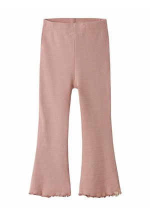 Różowe dziergane spodnie dla malucha z delikatnym teksturowanym wzorem i rozszerzanymi nogawkami z falbaniastymi zakończeniami.