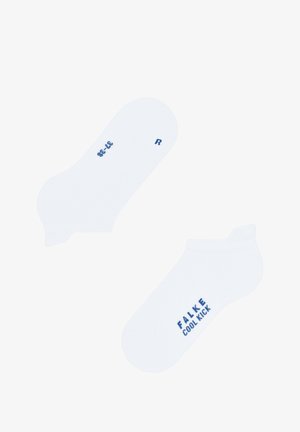 Chaussettes blanches de cheville avec un motif texturé, marquées du texte bleu "FALKE COOL KICK" et de la taille 36-38, présentant une forme contournée.