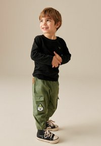 Next STANDARD - Cargohose - khaki green printed