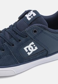 DC Shoes PURE UNISEX - Joggesko - navy/white