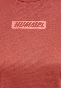 Hummel TOLA - Langærmet T-shirt - apple butter