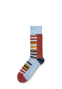 Multifarvet sok med en kombination af blå, rød og grå striber samt ribbet kant. Stoffet ser blødt og tekstureret ud med logodetalje.