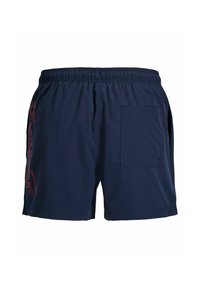 Marineblauwe zwembroek voor heren met elastische tailleband, zijzak en rode grafische tekst op het linkerbeen.