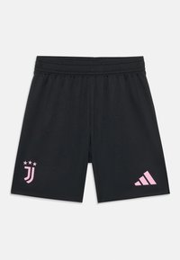 Shorts de sport noirs avec une texture lisse, arborant un logo Juventus rose et des accents de rayures Adidas roses. Ceinture élastique incluse.