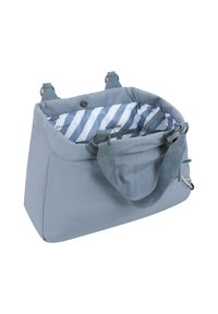Bolso de hombro de tela azul con un exterior texturizado, que presenta un forro a rayas, dos asas y un cierre de botón seguro.