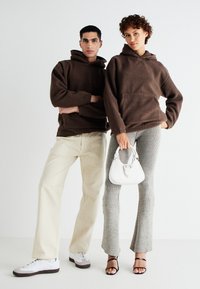 Levi's® COZY UP HOODIE UNISEX - Sweatshirt com capuz - hot fudge