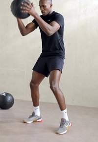 Nike Performance Calções desportivos - black/anthracite