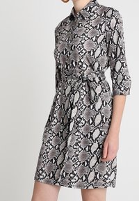 Dorothy Perkins Blusenkleid - black