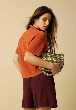 Sissy-Boy, SISSY-BOY TASCHE MIT STICKEREI - Cross body bag - grün