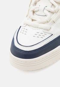 adidas Originals Sneakers - white