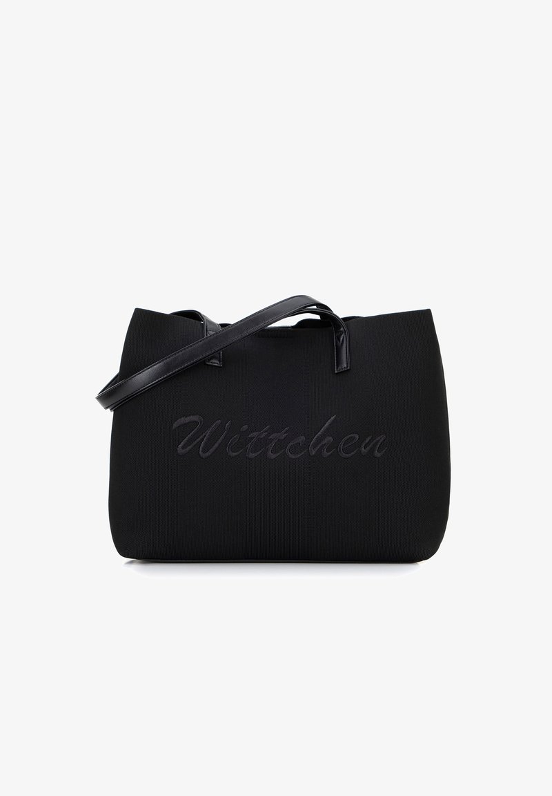 Sac fourre-tout noir avec une surface texturée, arborant un logo brodé. Il dispose de deux poignées de transport et d'une forme structurée.