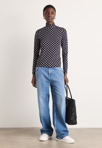 Marc Cain Pikkade varrukatega topp - black/white