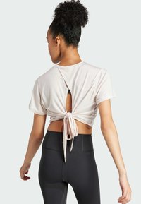 adidas Performance YOGA STUDIO WRAPPED - T-shirts print - putty mauve   grey two