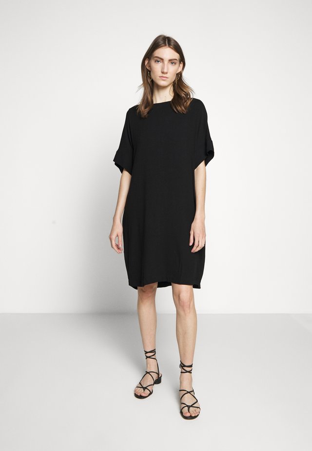 HALAH GIGI DRESS - Hverdagskjoler - black