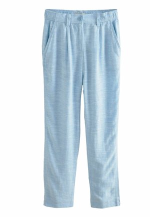 Pantaloni in tessuto intrecciato di colore azzurro chiaro, con una vestibilità rilassata, vita elasticizzata e tasche laterali. Presentano una leggera texturizzazione su tutta la superficie.