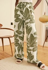 Next Pyjamahousut/-shortsit - green ecru leaf