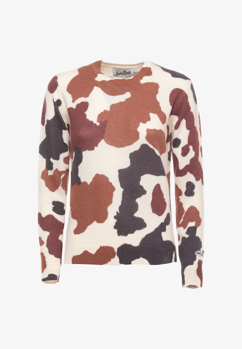 Pull à col rond à manches longues avec un motif camouflage abstrait en brun, rouille et gris foncé sur un fond crème.
