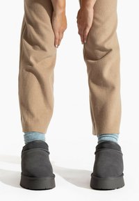 Gooce JACKIE - Talvisaappaat - grey