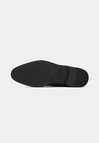 Pier One Derbies - black