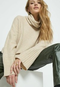 PEPPERCORN Džemper -  feather gray melange