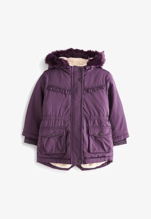 Fioletowa ocieplana kurtka z kapturem z sztucznego futra, dwoma przednimi kieszeniami i falbaniastym wykończeniem. Podszewka z miękkiego, kremowego materiału.