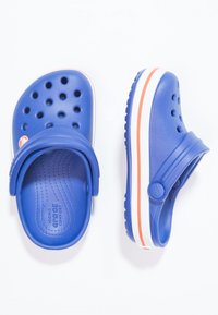 Crocs CROCBAND - Sandály do bazénu - cerulean blue