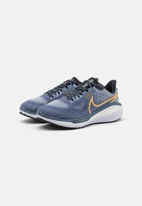 Nike Performance VOMERO 17 - Hardloopschoenen voor op de weg - diffused blue/metallic gold/ashen slate/white/black