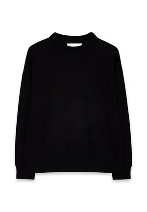 Schwarzer Sweatshirt aus weichem Stoff mit hohem Kragen, langen Ärmeln und gerippten Bündchen am Saum, mit einem schlichten Design und ohne Muster.