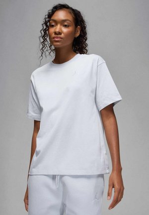 - T-shirt basic
