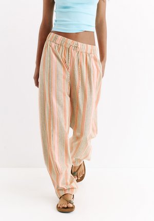 PULL&BEAR, STRIPED BARREL - TROUSERS - Pantalon classique - salmon
