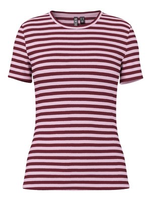 Randig t-shirt i vinrött och ljusrosa, kortärmad, rund halsringning, ribbad struktur, figursydd design med horisontella ränder.