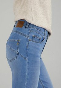 Gardeur 5-POCKET ZURI 126  - Flared Jeans - blau
