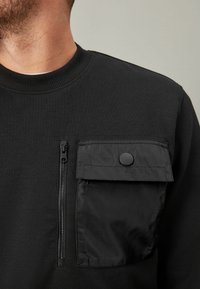 Next UTILITY CREW REGULAR FIT - Melegítőfelső - black