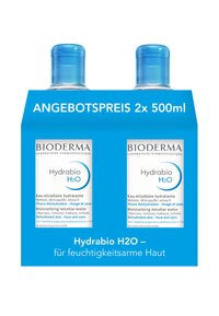 Due bottiglie di plastica trasparente di Bioderma Hydrabio H2O acqua micellare, da 500 ml ciascuna, in un imballaggio in cartone blu con testo bianco.