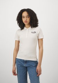 Tommy Hilfiger SLIM SCRIPT GRAPHIC  - Poloskjorter - ancient white
