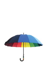 Bunter Regenschirm mit acht Paneelen in Blau, Grün, Gelb, Rot und Schwarz, mit einem geschwungenen schwarzen Griff, der mit Regenbogenstreifen akzentuiert ist.